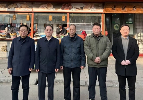 郑州马吉尔食品有限公司与河南省豫菜文化钻研会胡辣汤专业委员会一行，，走进逍遥名吃老佟家胡辣汤！！！